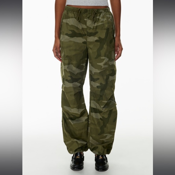 TNA Squad Pocket Parachute Pant - Picture 2 of 9
